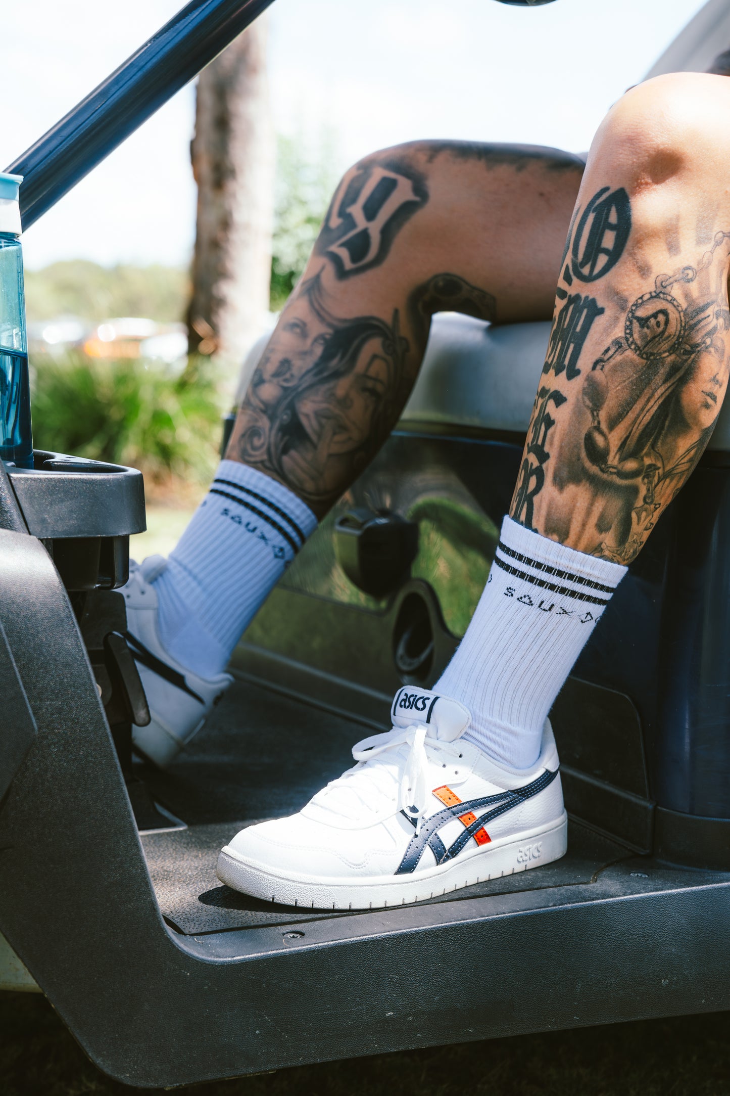 The White⠀